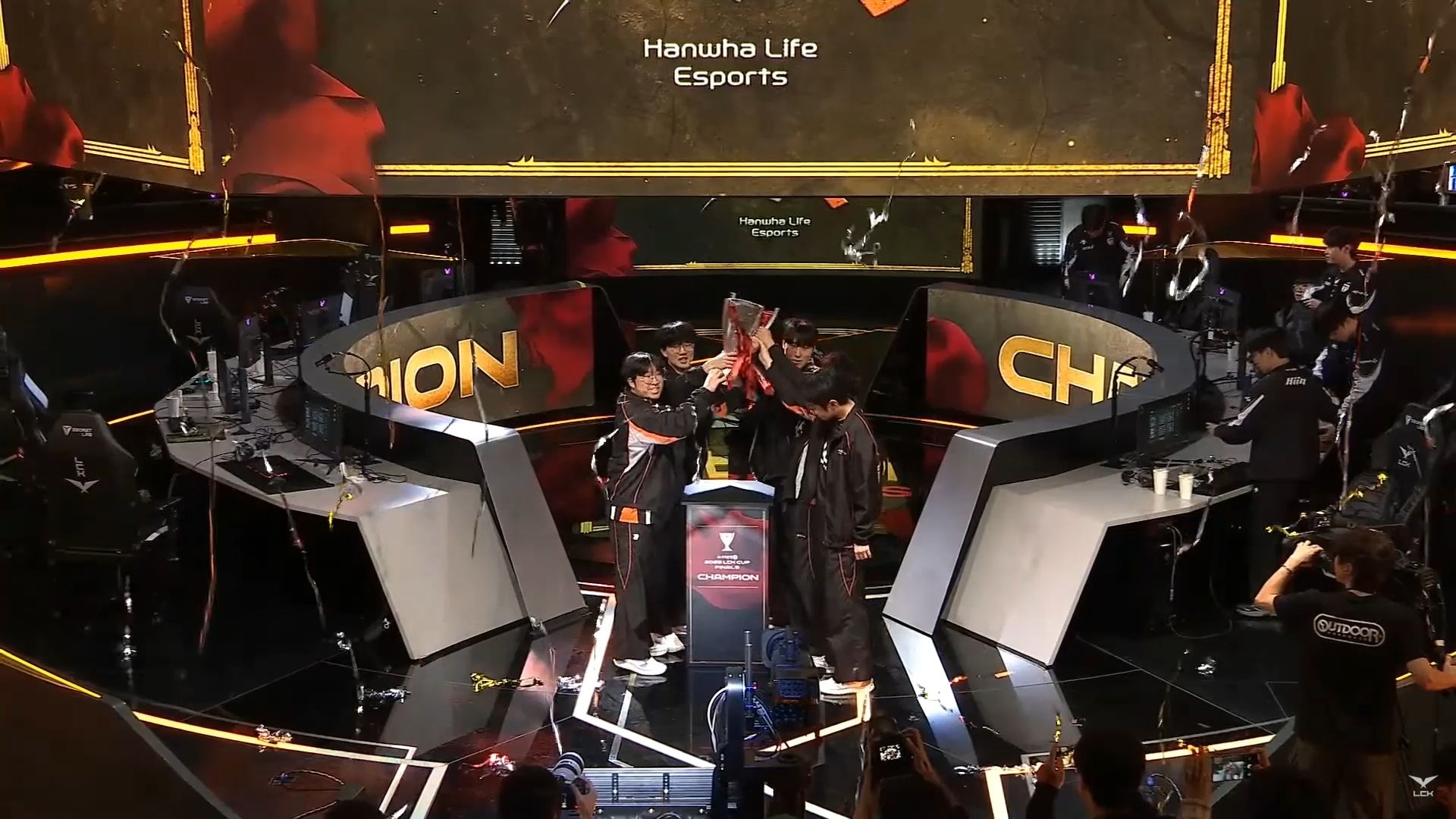 葡萄牙体育围绕足总杯内部沟通Rookie在G2比赛中状态火爆，这操作让人直呼：集结日本菲卡备战欧冠的简单介绍