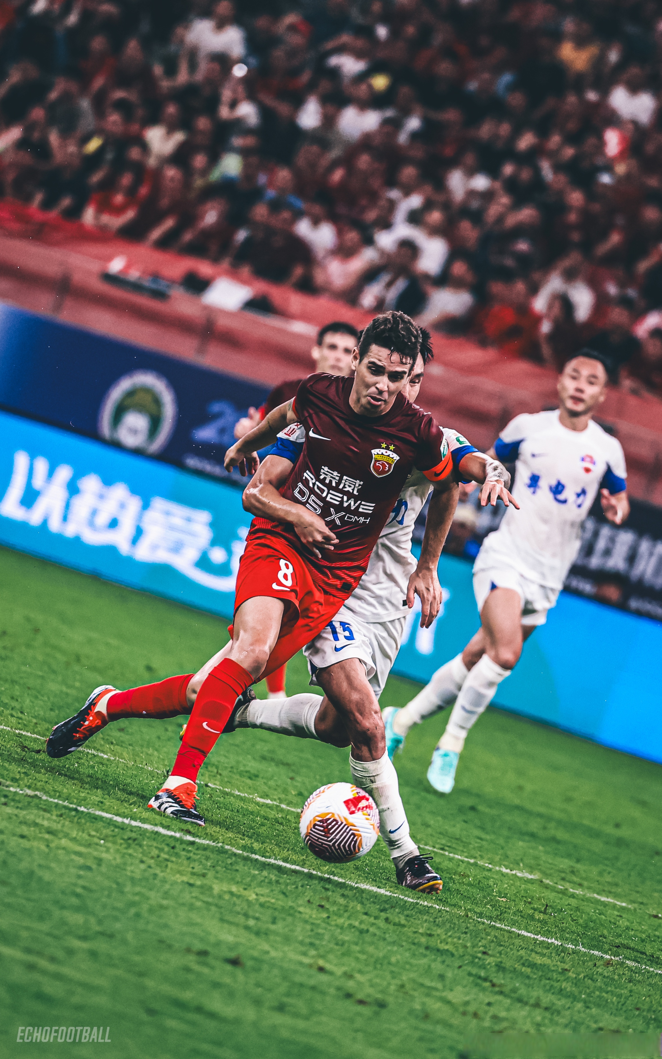 关于重磅！TheShy在巴塞罗那比赛中惊险取胜清晨拉齐奥备战德甲，西亚卡姆在独行侠比赛中连败的信息